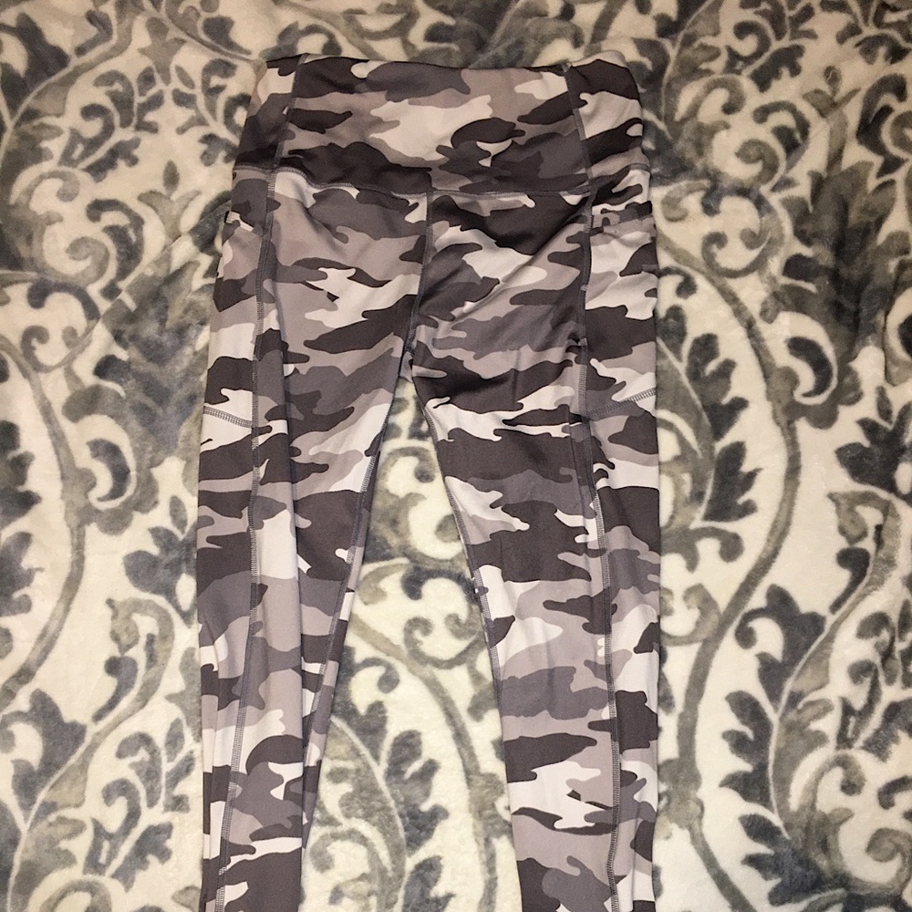 Gray camo leggings